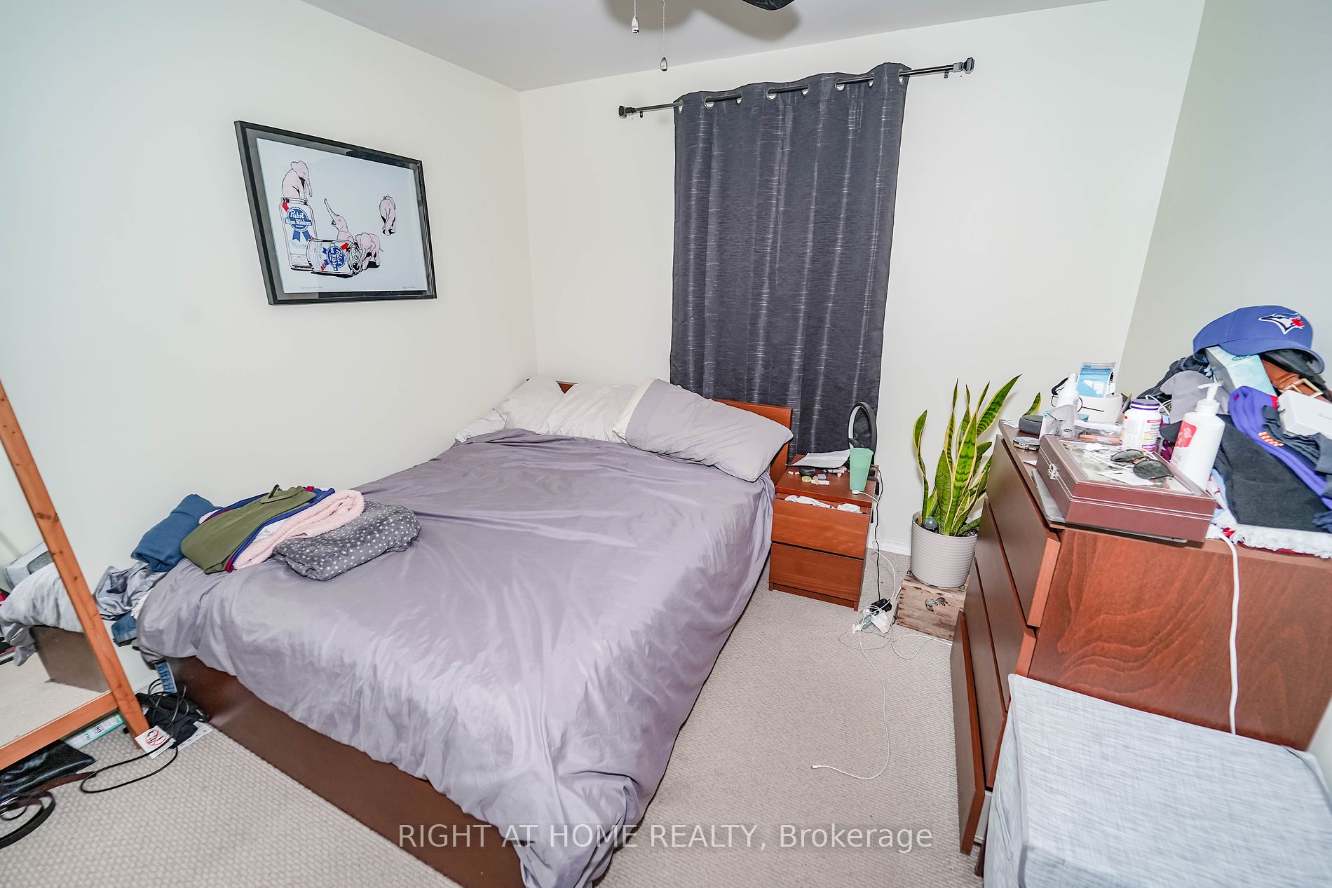 303 Coxwell Ave Property Photo 14