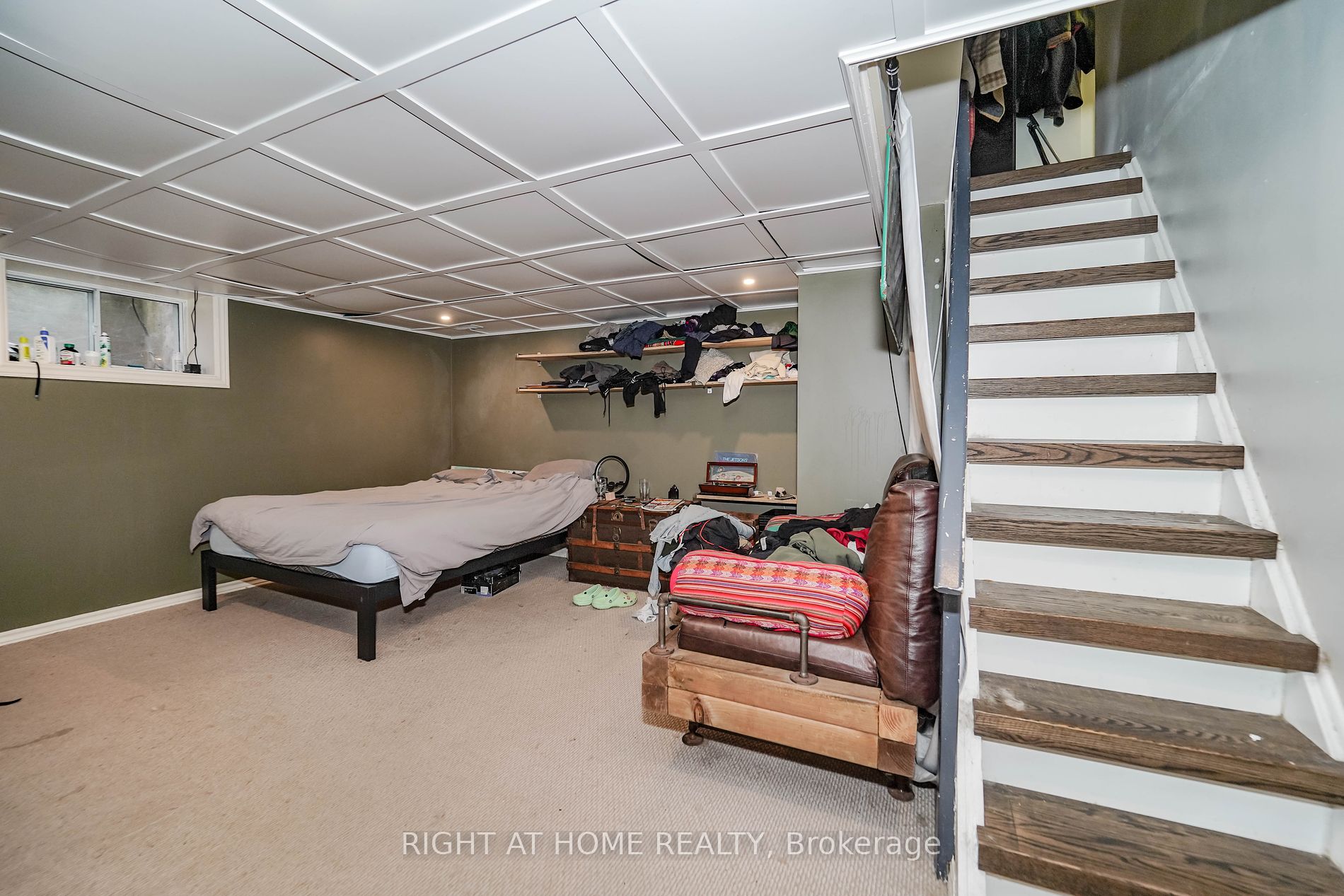 303 Coxwell Ave Property Photo 15