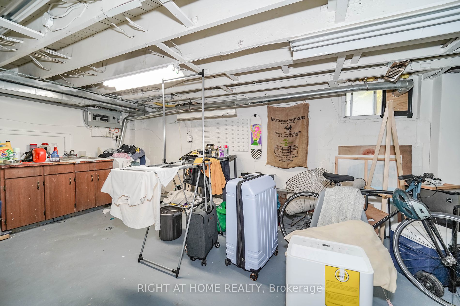 303 Coxwell Ave Property Photo 16