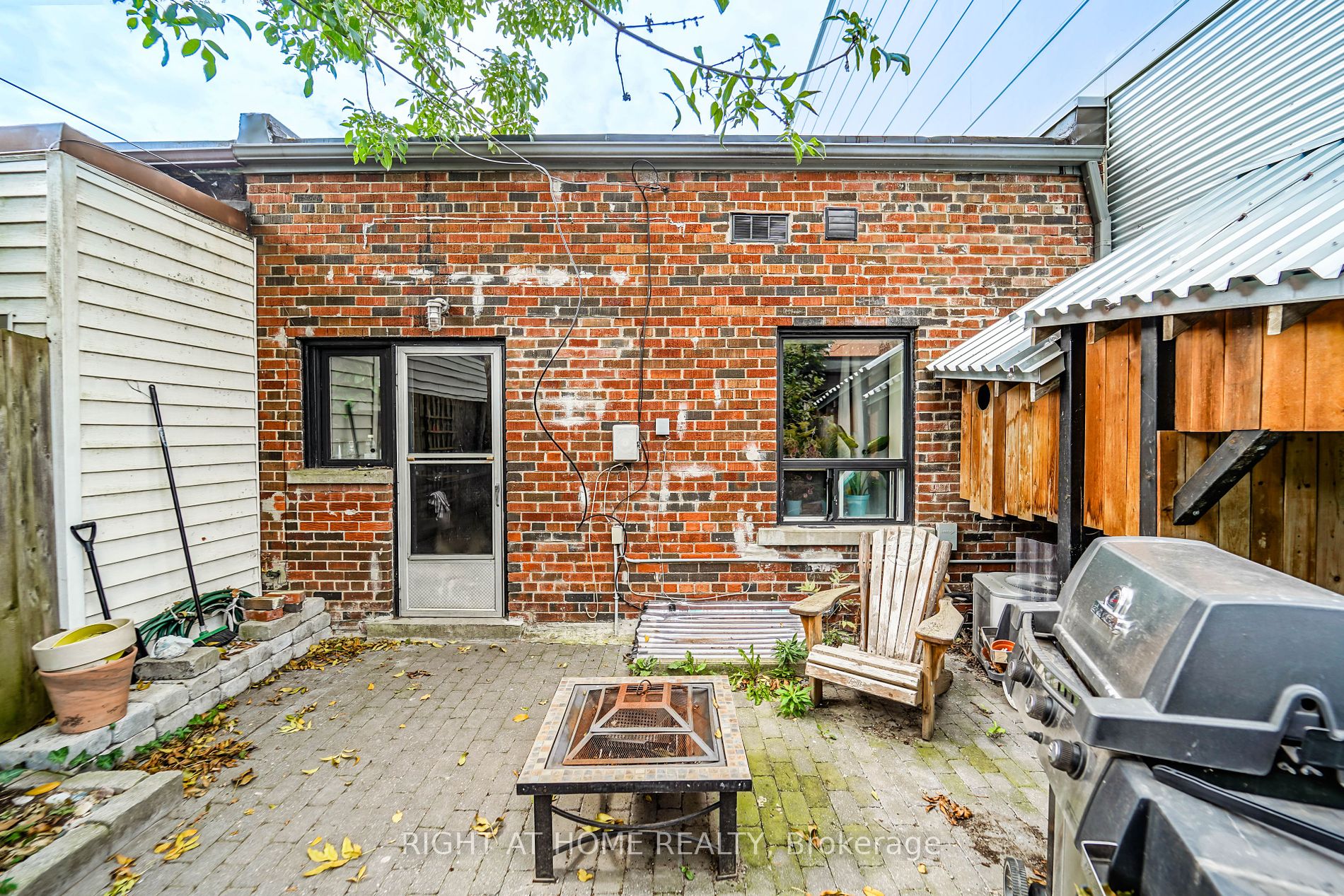303 Coxwell Ave Property Photo 18