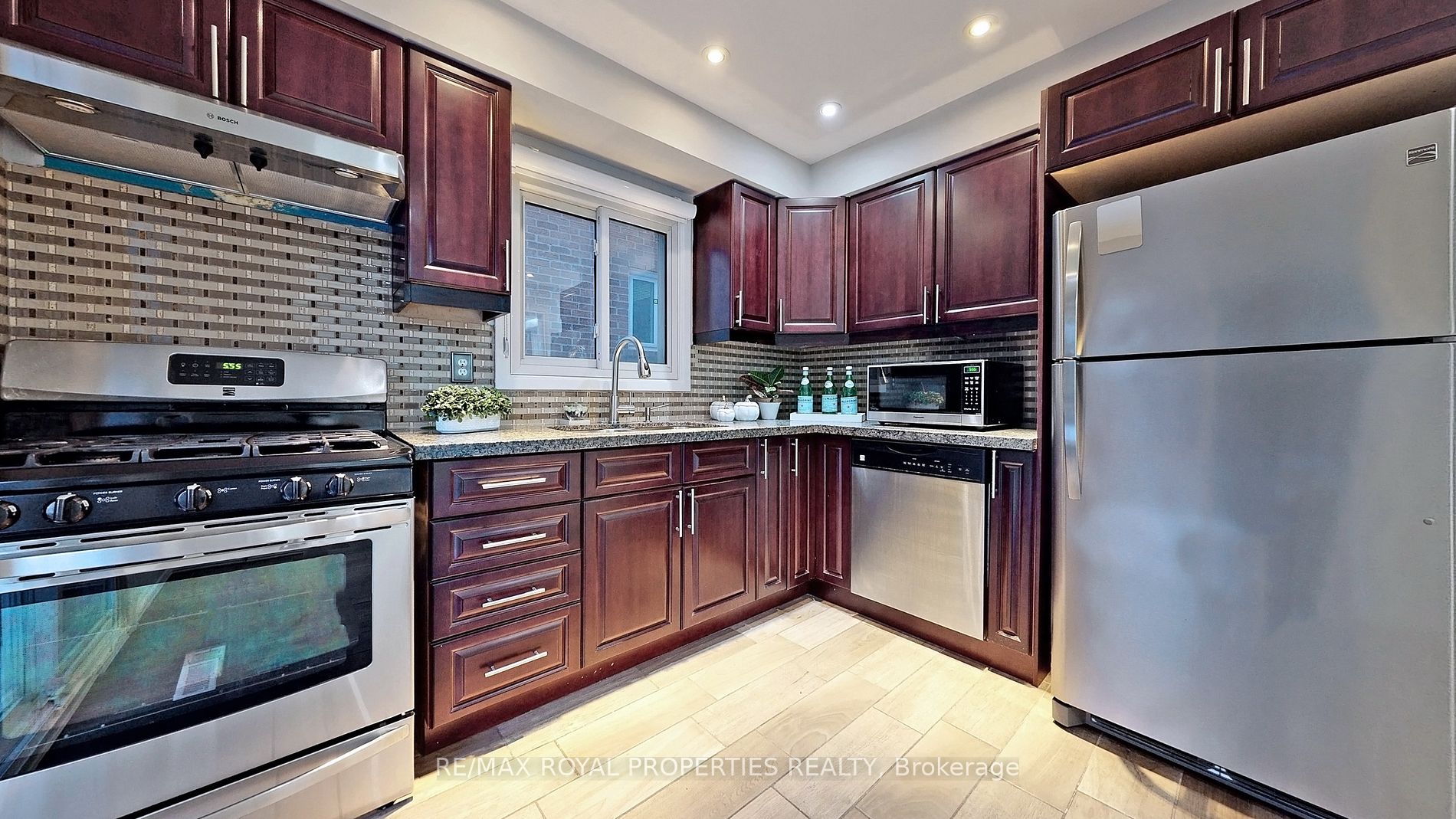 25 Deverill Cres Property Photo 16