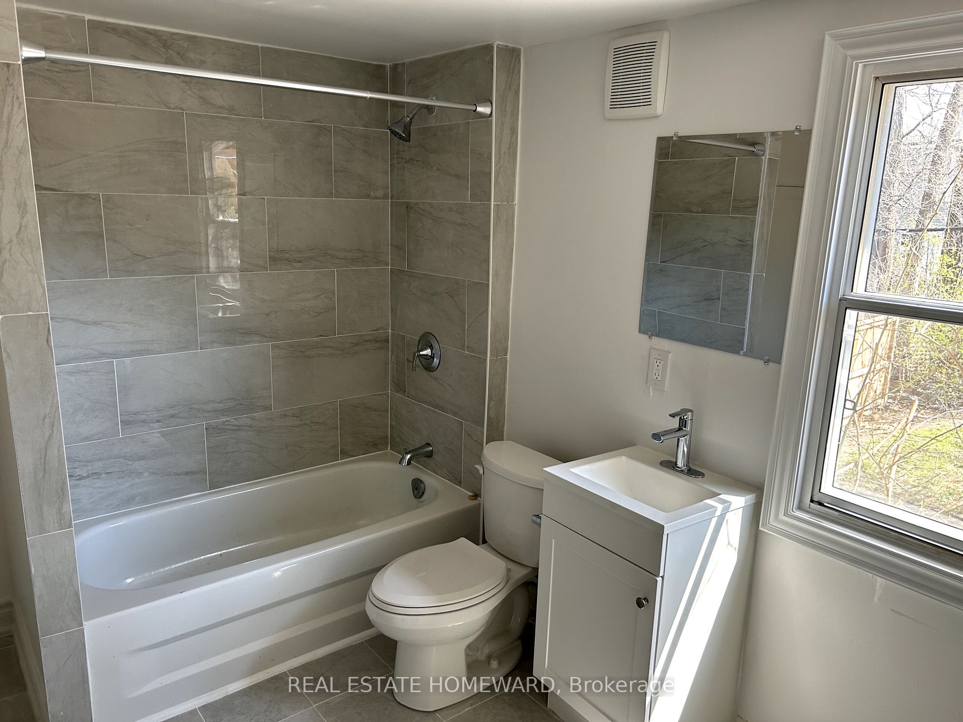 1295 Gerrard St E Property Photo 3