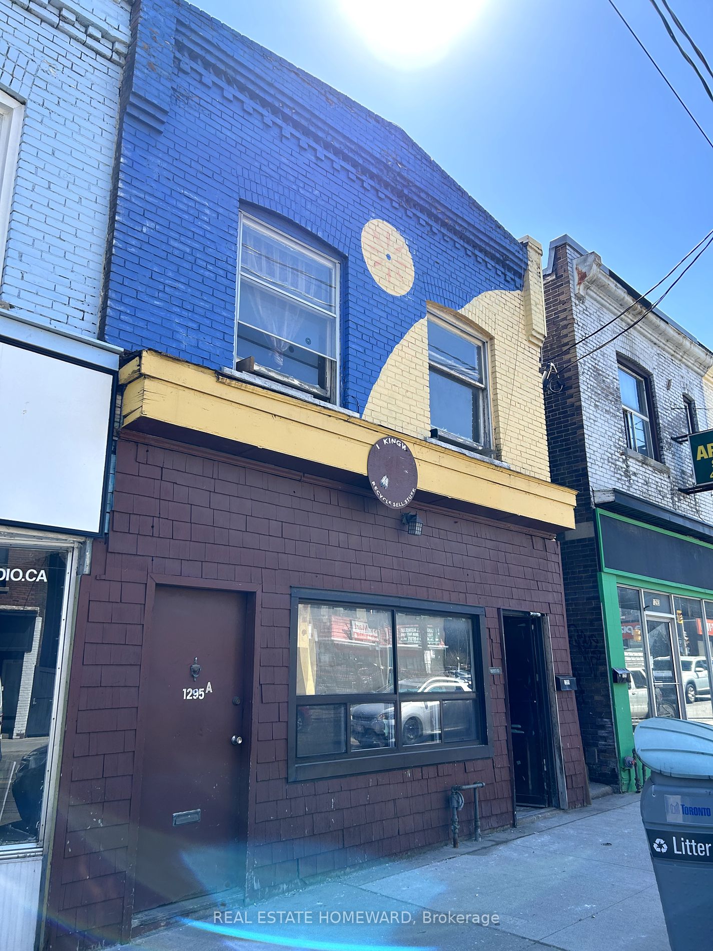 1295 Gerrard St E Property Photo 15