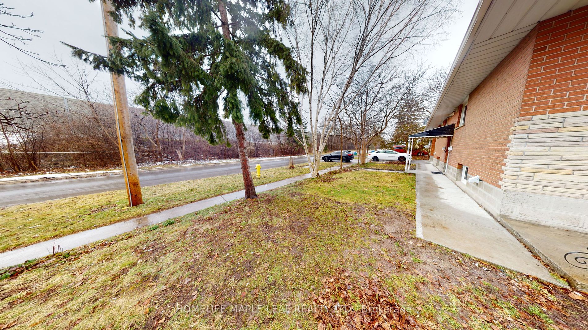 598 Montgomery St Property Photo 3