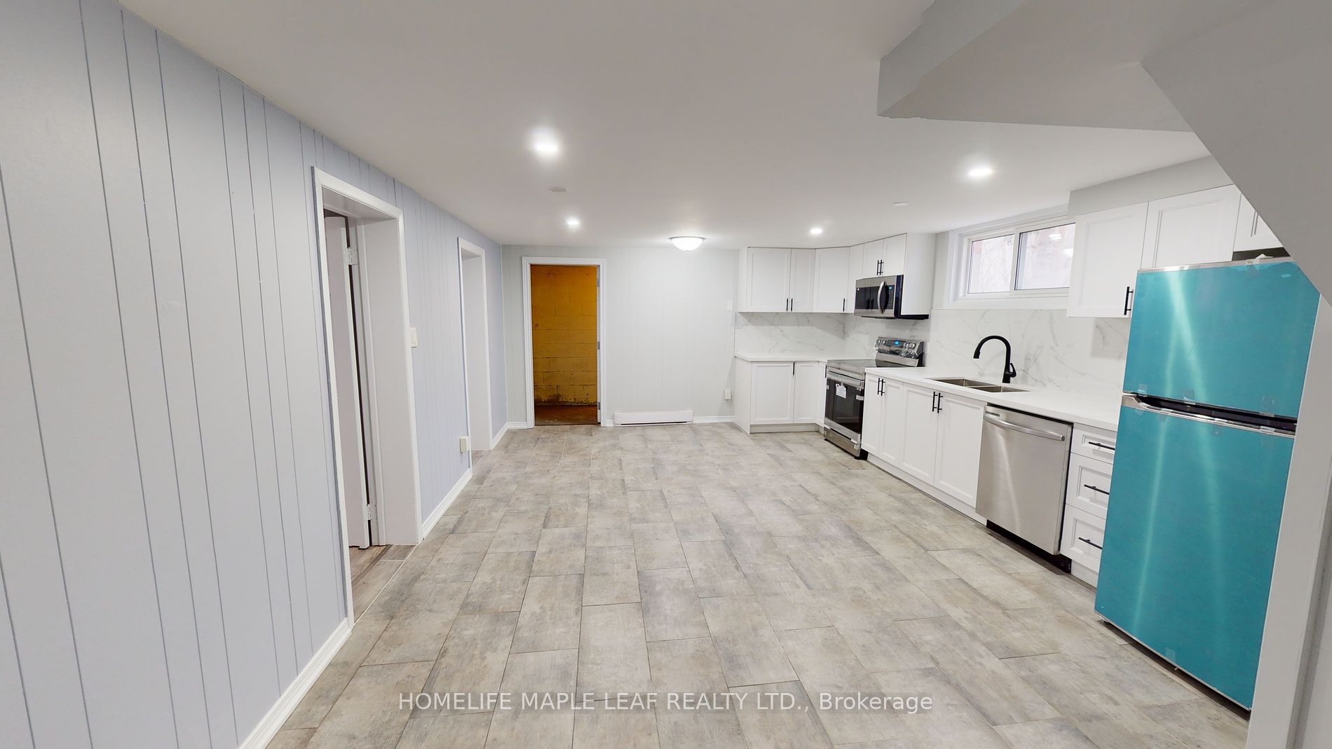 598 Montgomery St Property Photo 7