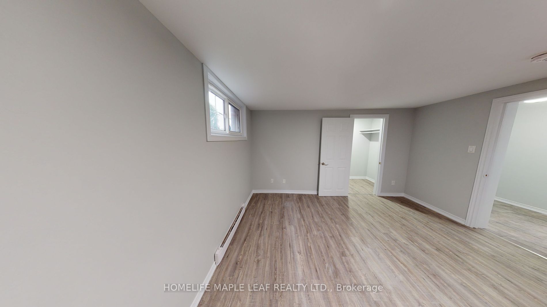 598 Montgomery St Property Photo 15
