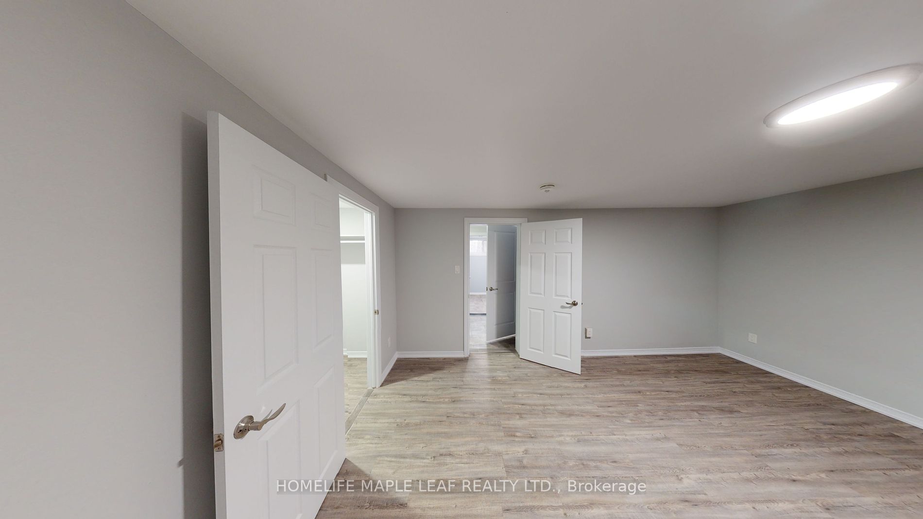 598 Montgomery St Property Photo 16