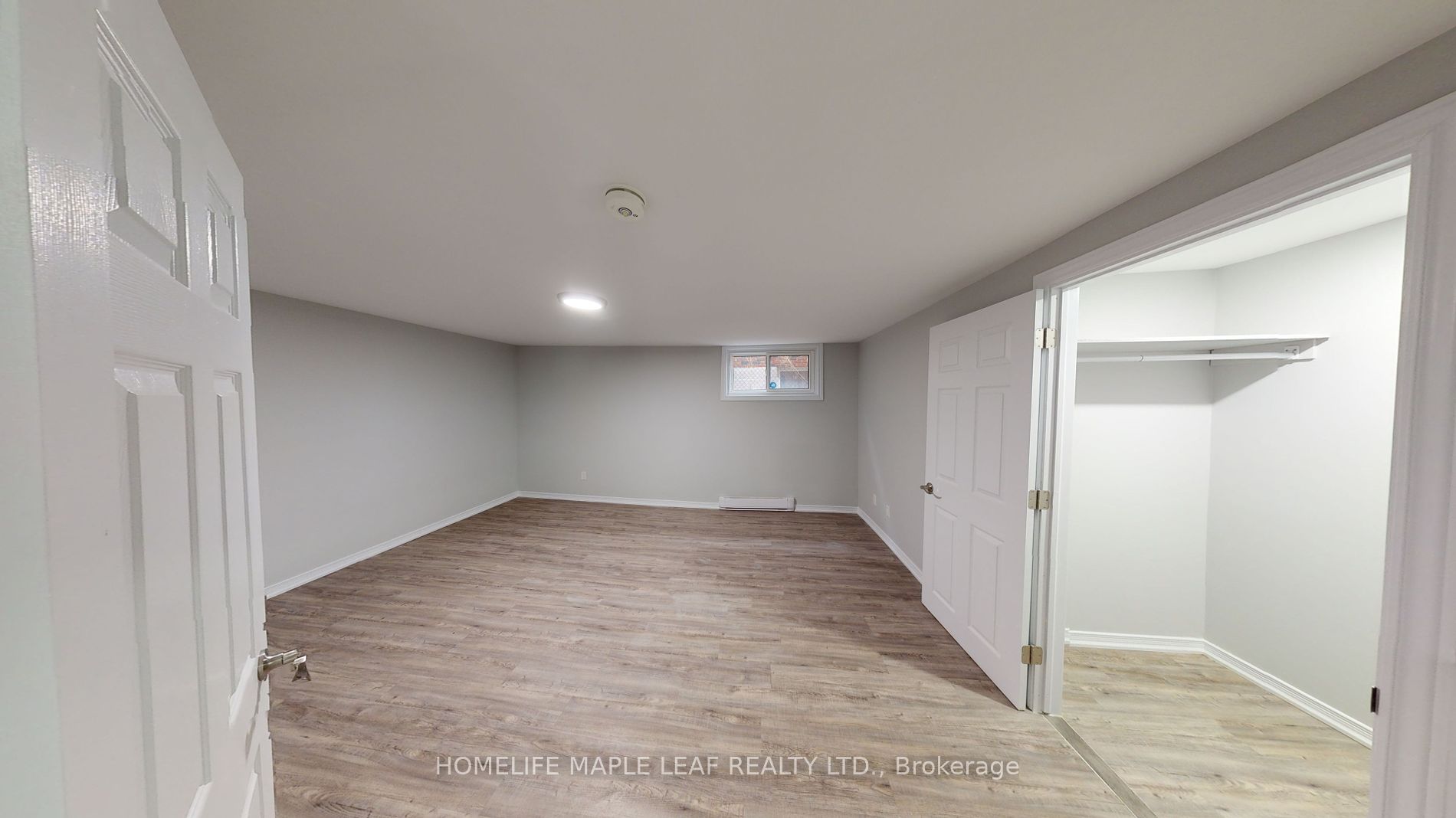 598 Montgomery St Property Photo 17
