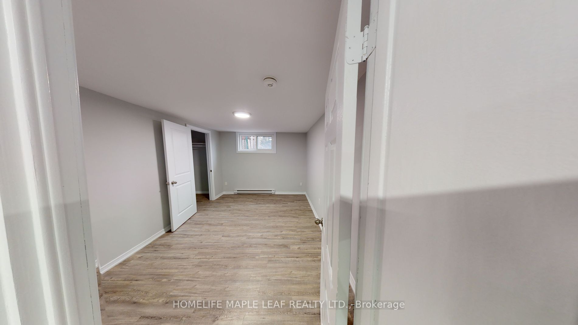 598 Montgomery St Property Photo 20