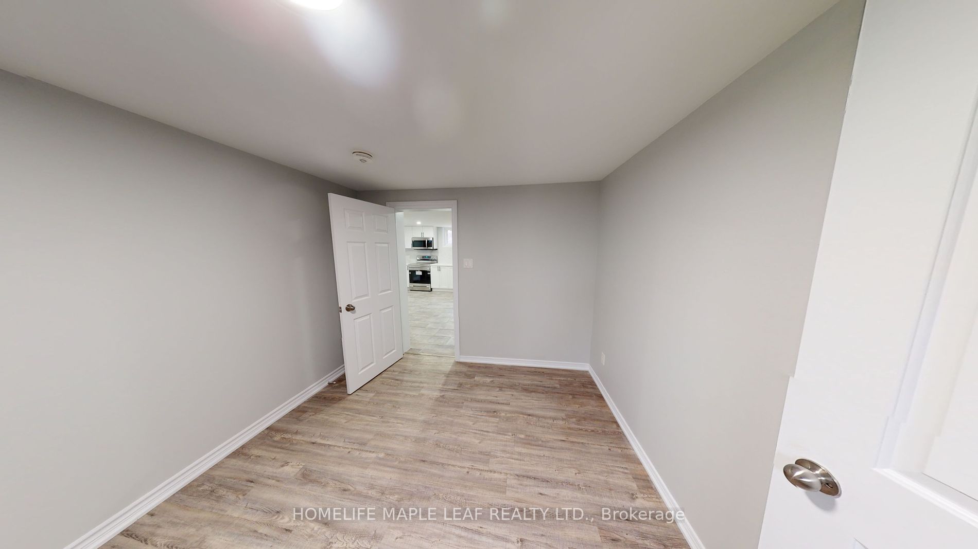 598 Montgomery St Property Photo 21
