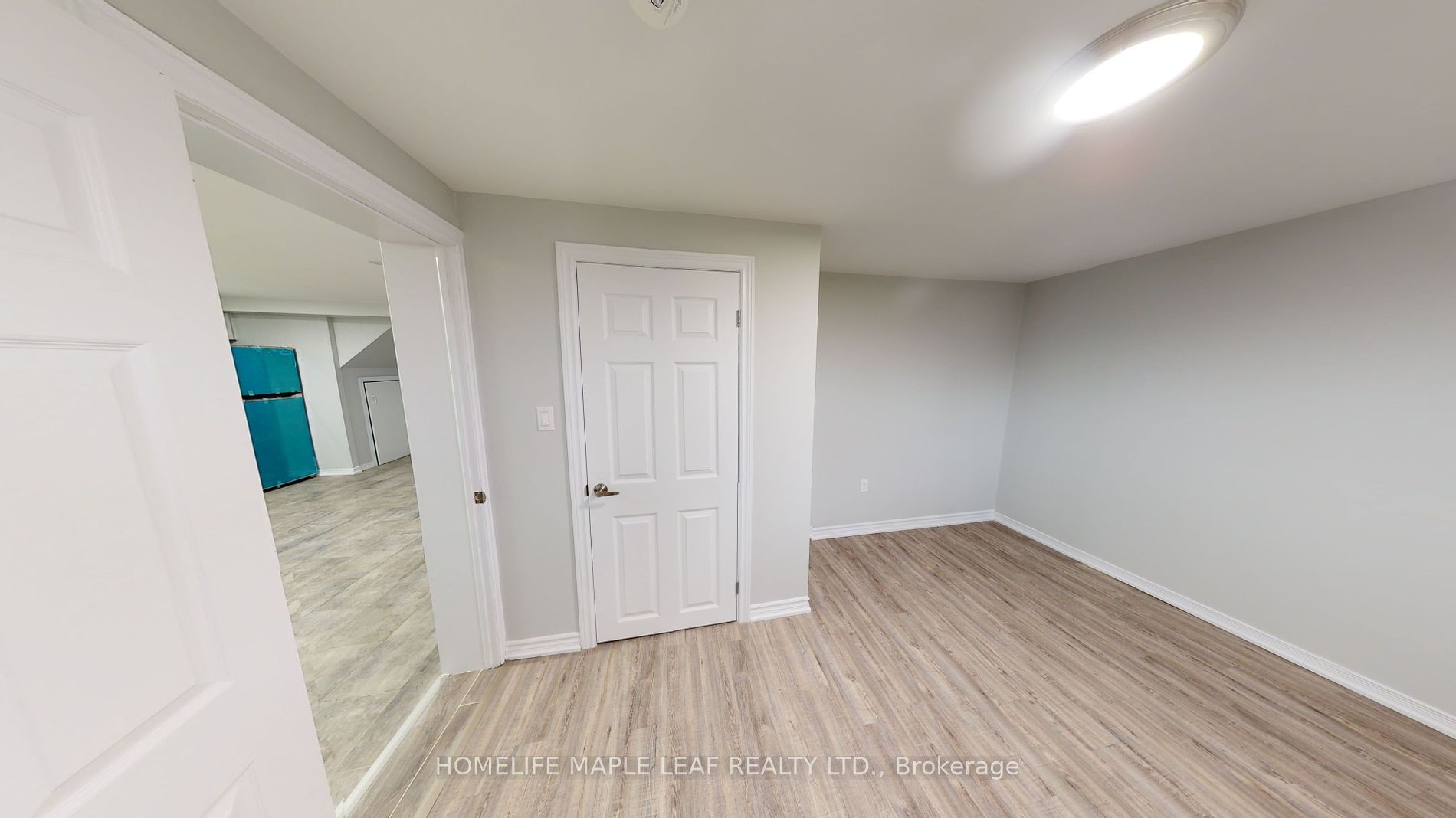 598 Montgomery St Property Photo 25