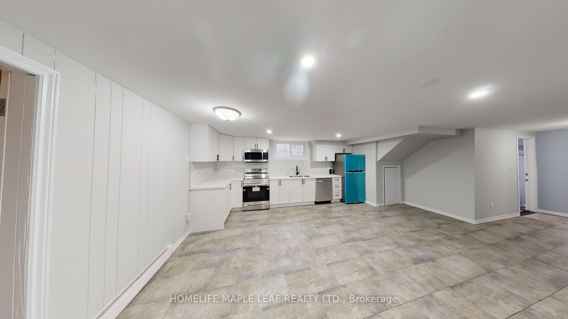 598 Montgomery St Property Photo 26