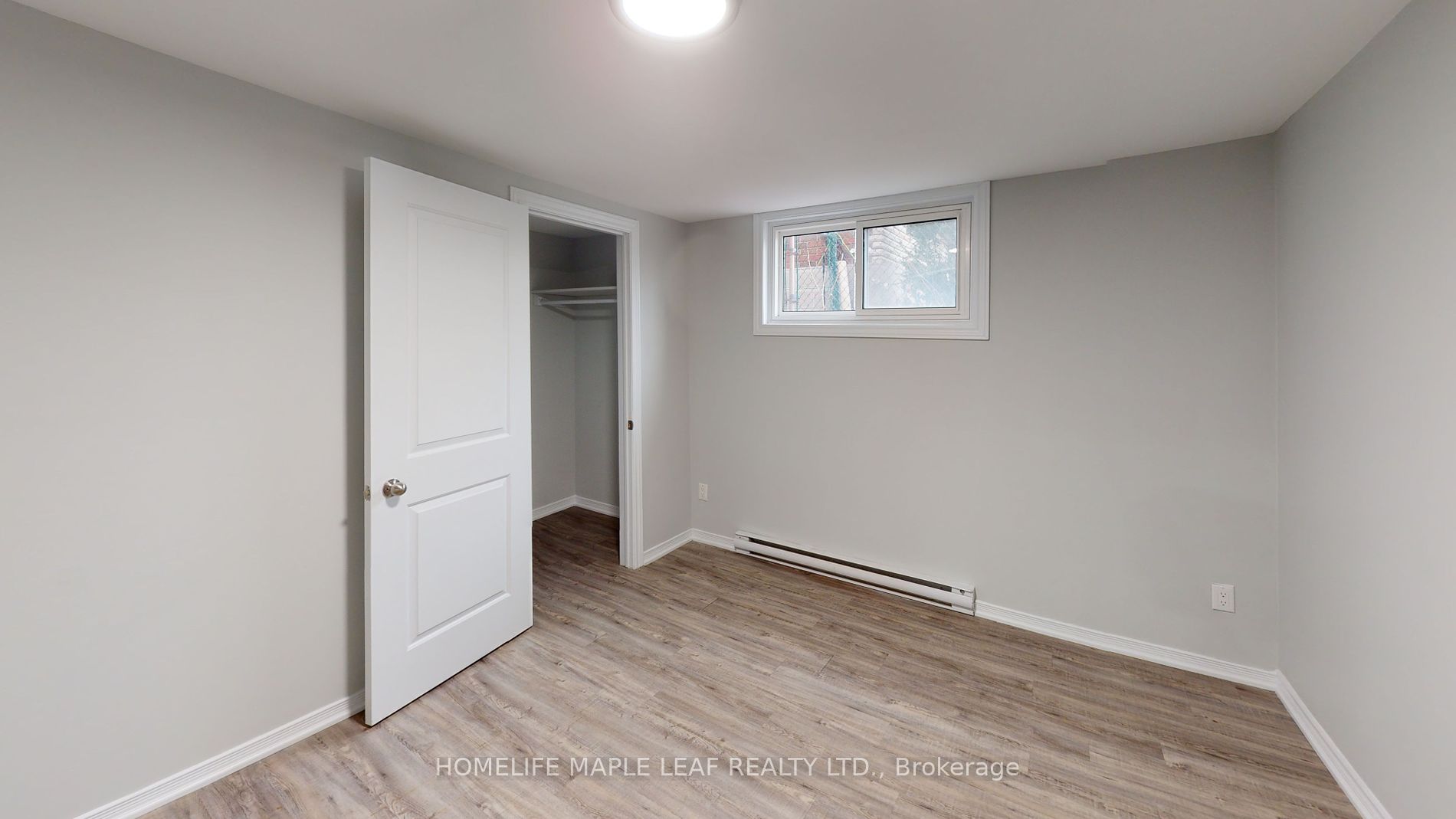 598 Montgomery St Property Photo 34