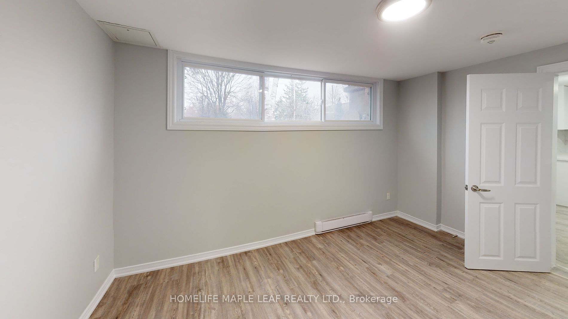 598 Montgomery St Property Photo 35
