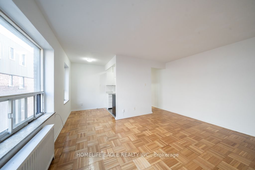156 Kingston Rd 210 Property Photo 3