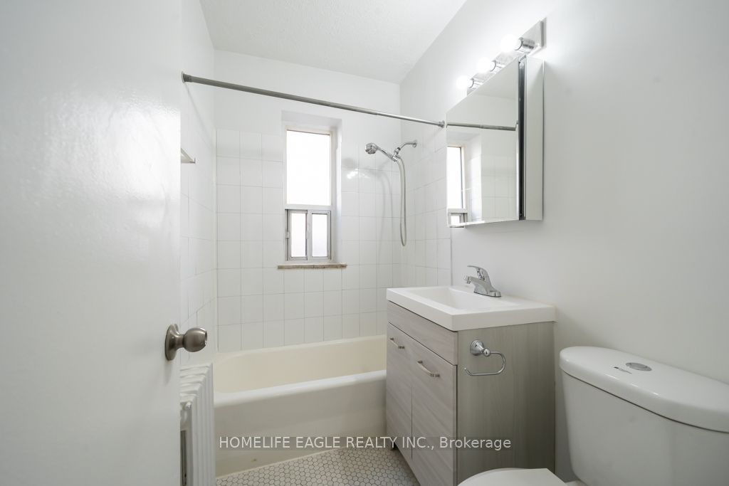 156 Kingston Rd 210 Property Photo 10