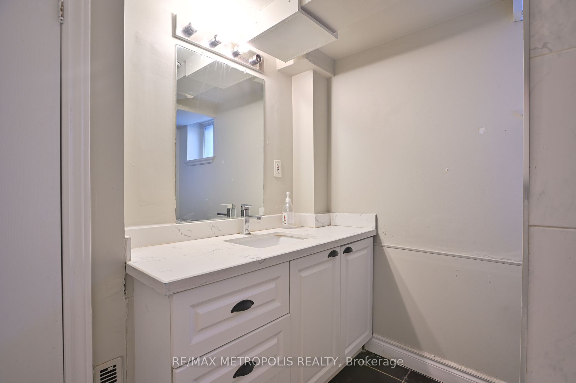 17 Dobbin Rd Property Photo 18