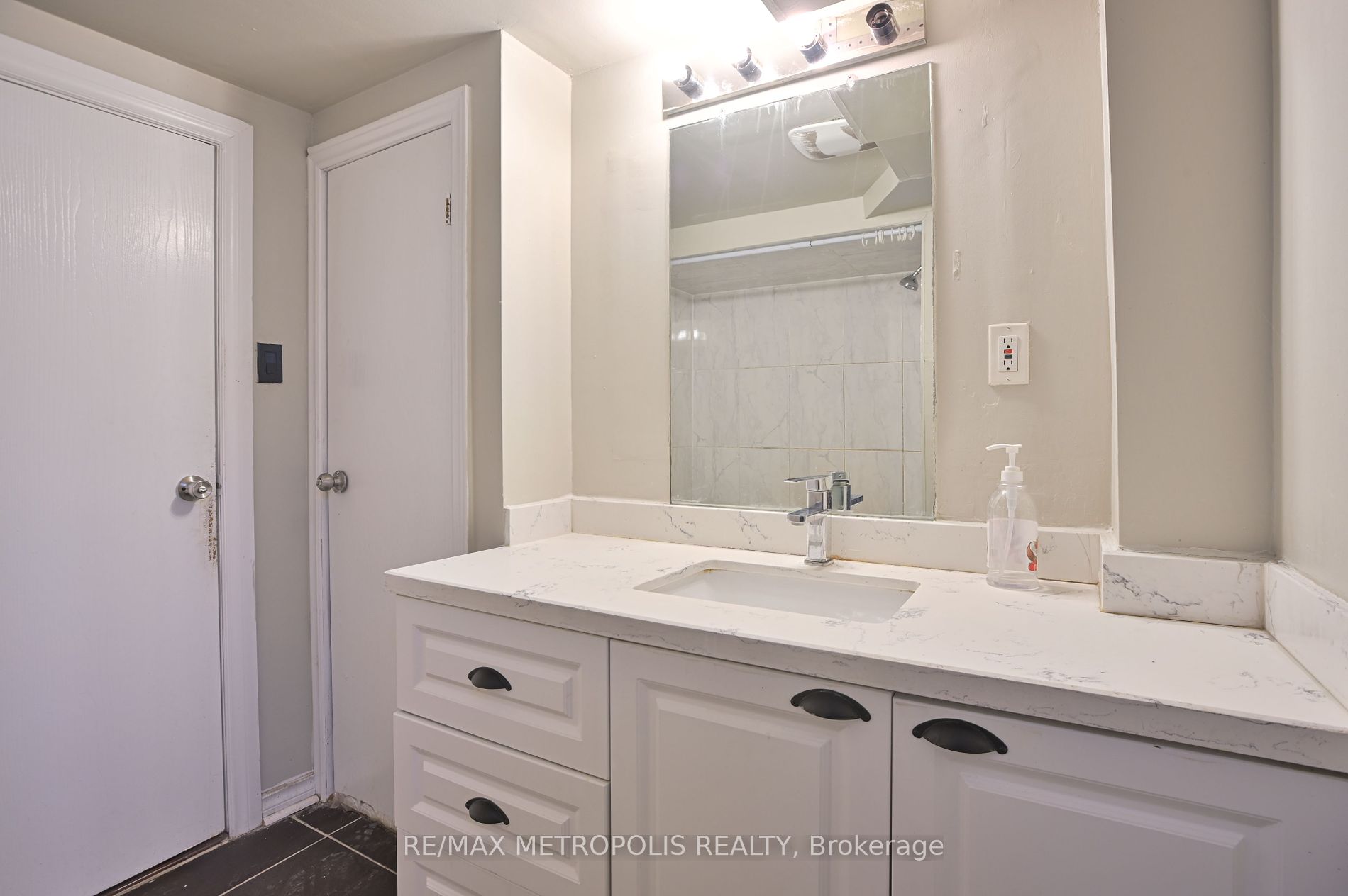 17 Dobbin Rd Property Photo 19