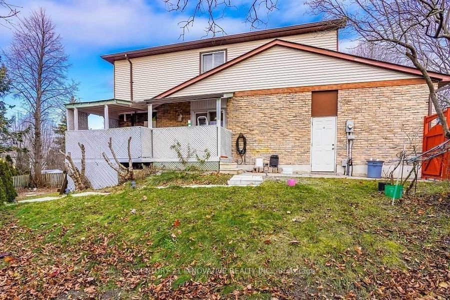 98 Kirby Cres Property Photo 2