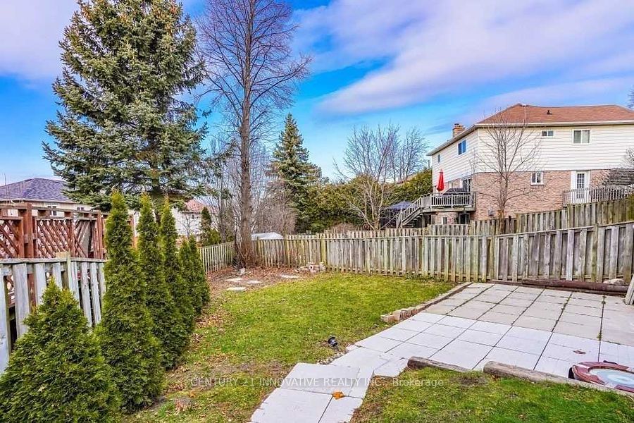98 Kirby Cres Property Photo 7