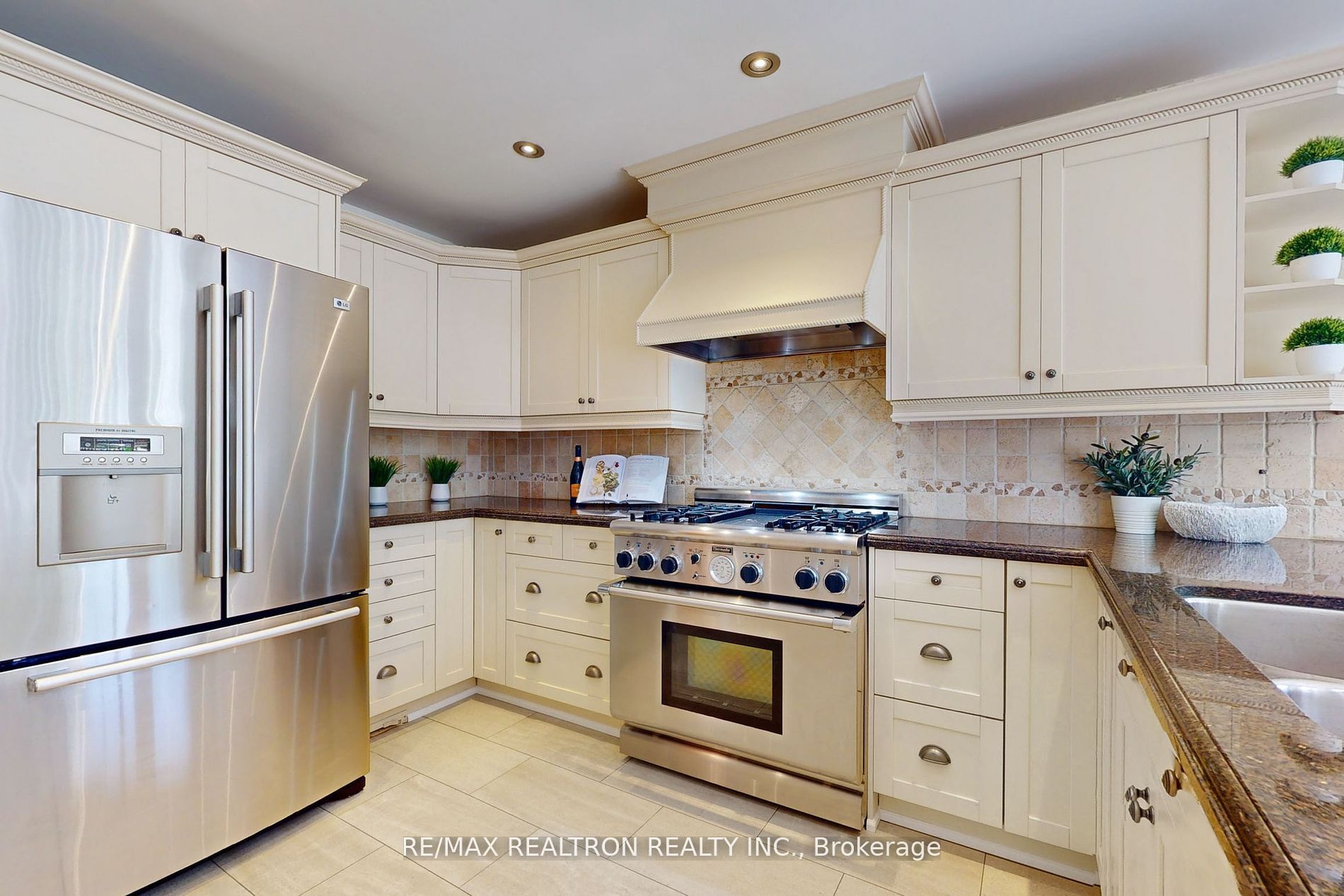 22 Love Cres Property Photo 15