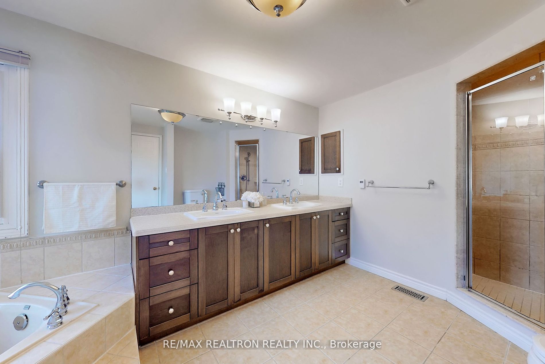 22 Love Cres Property Photo 24