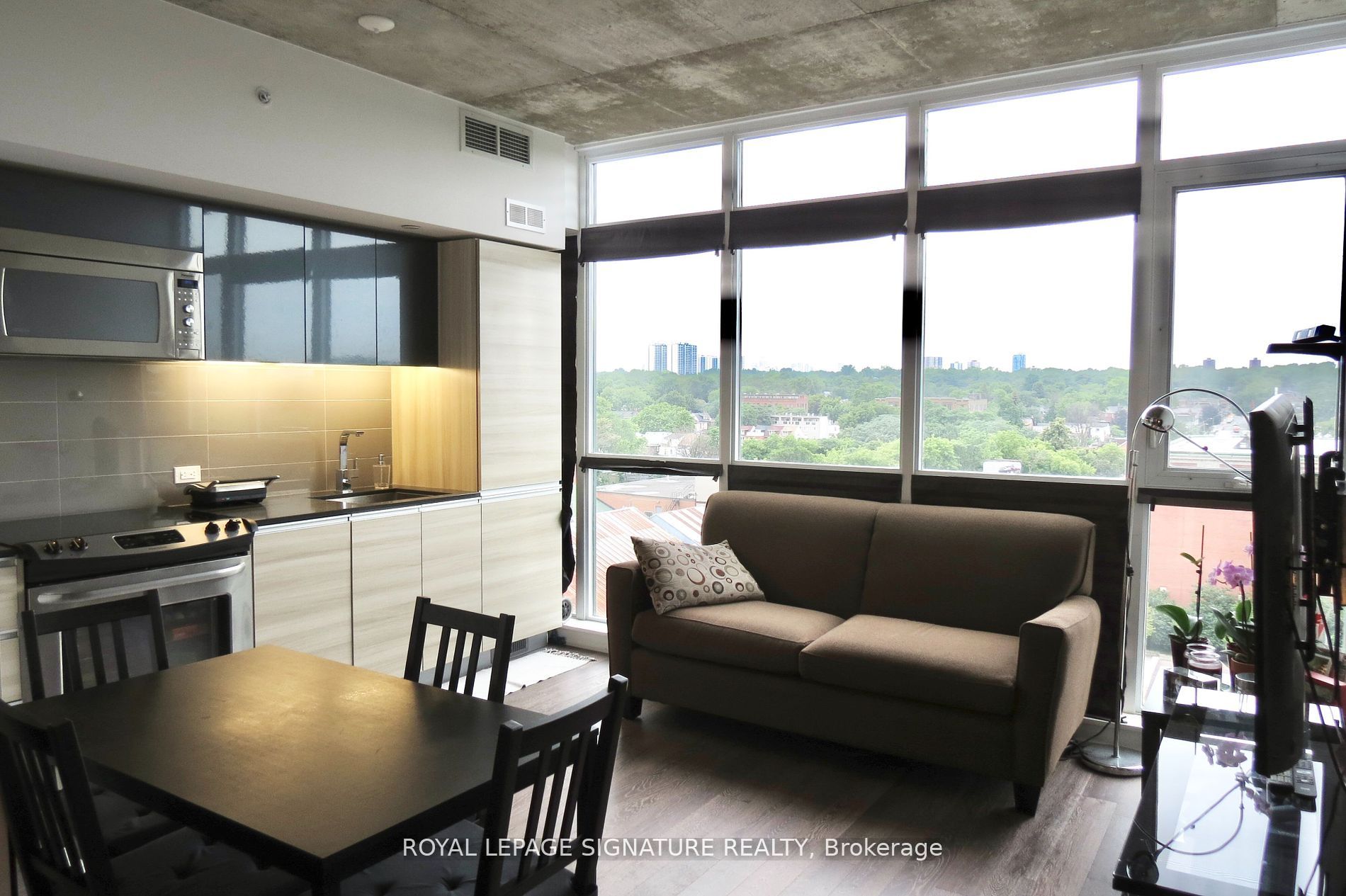 1190 Dundas St E 23 Property Photo 2