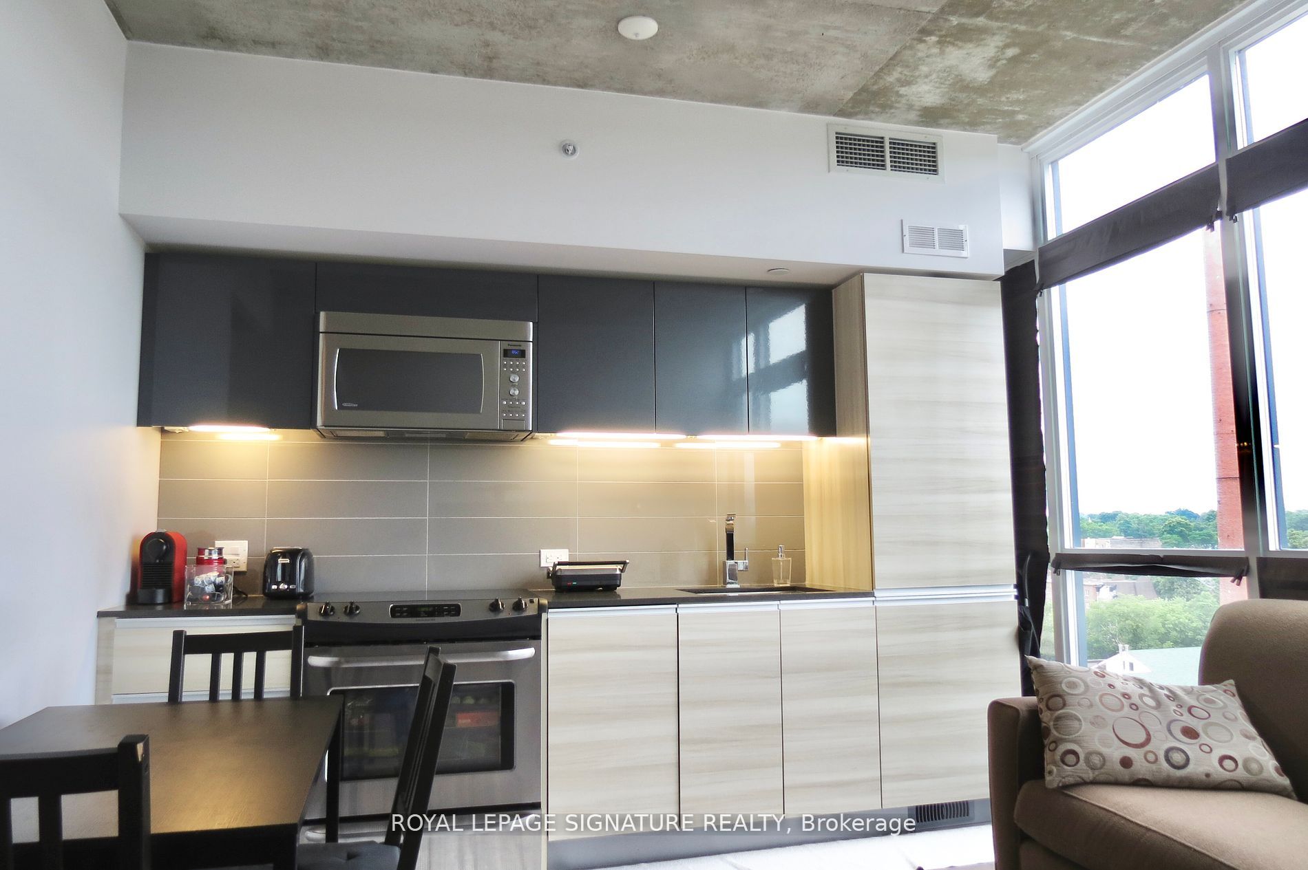 1190 Dundas St E 23 Property Photo 6