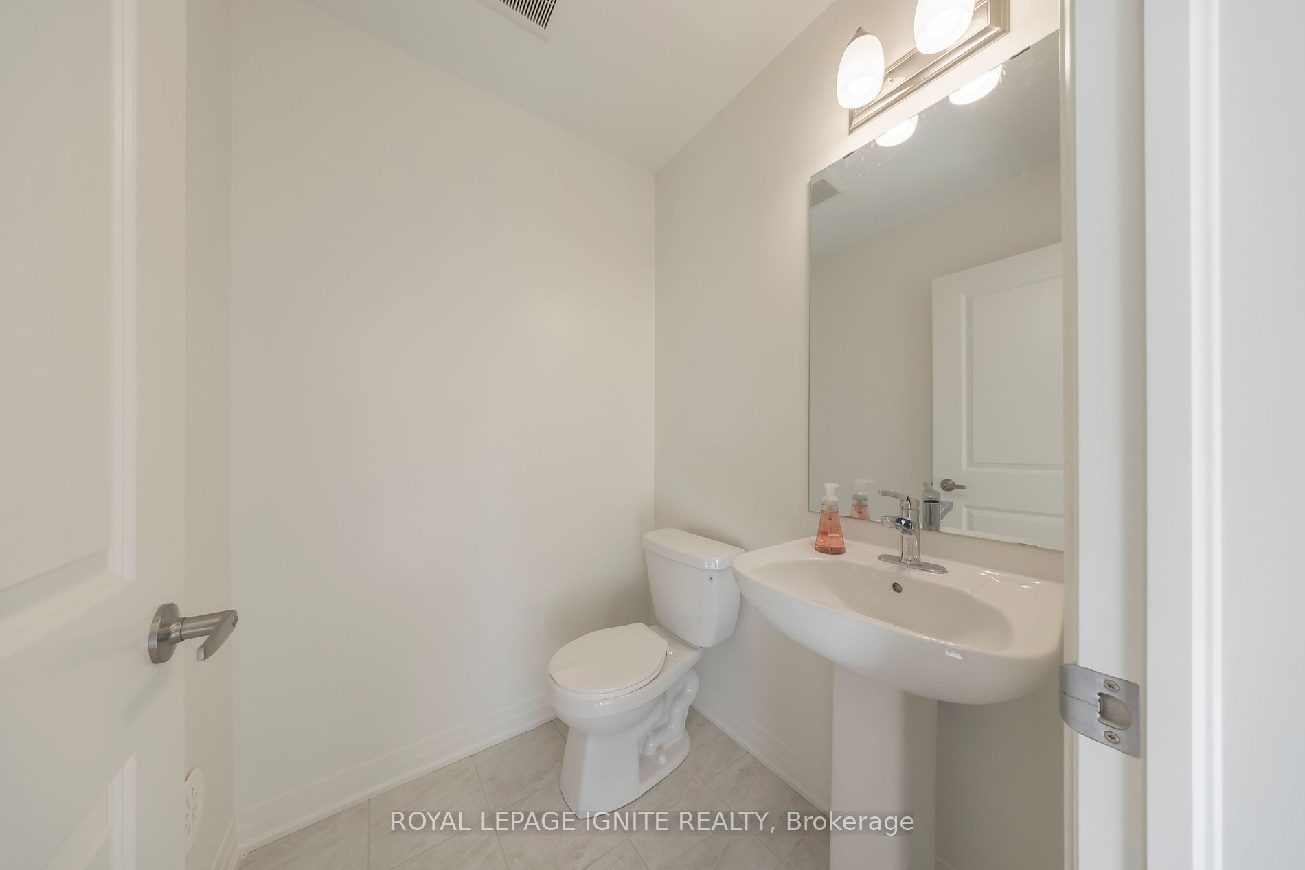 45 Emmas Way Property Photo 5