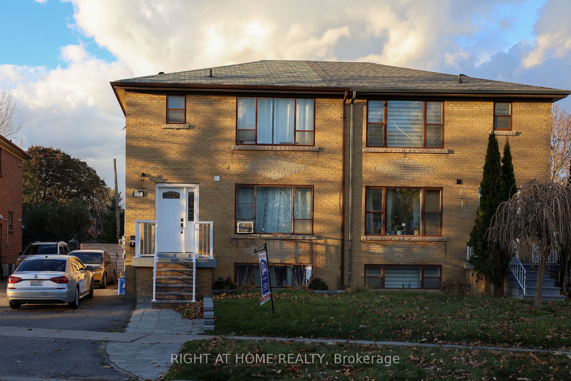 572 Crerar Ave W Property Photo 3