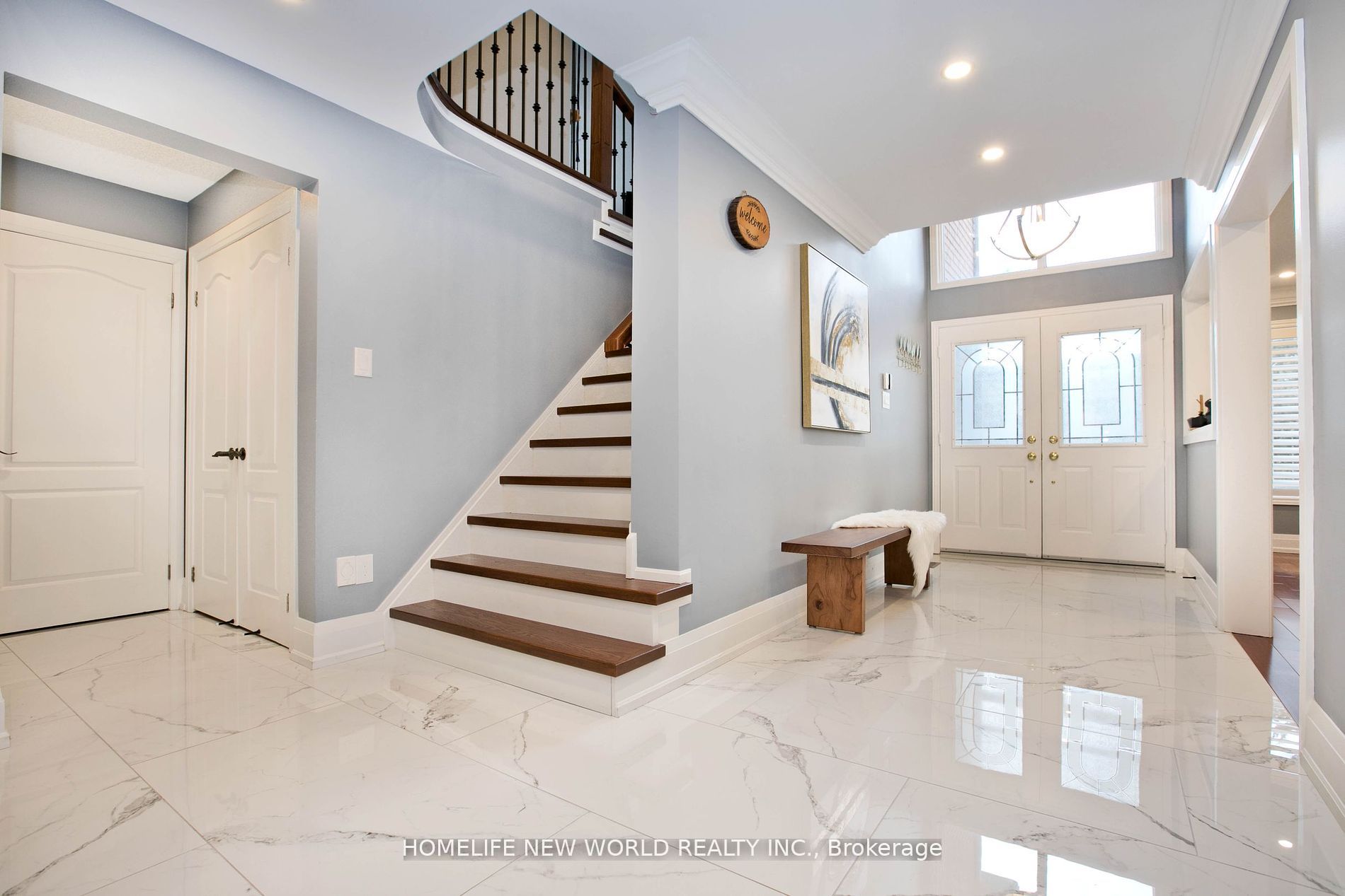 61 Dewbourne Pl Property Photo 4