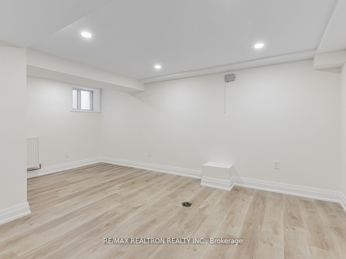 123 Browning Ave Property Photo 29