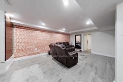670 Balsam Cres Property Photo 4
