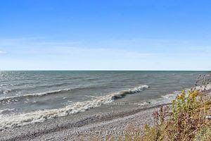 670 Balsam Cres Property Photo 12