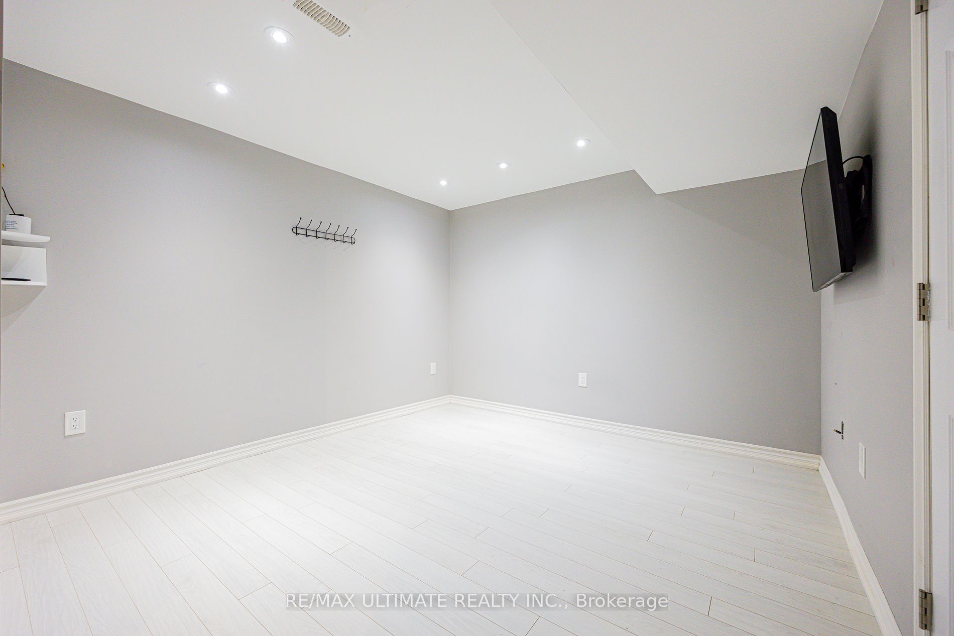 193 Kenneth Cole Dr Property Photo 25