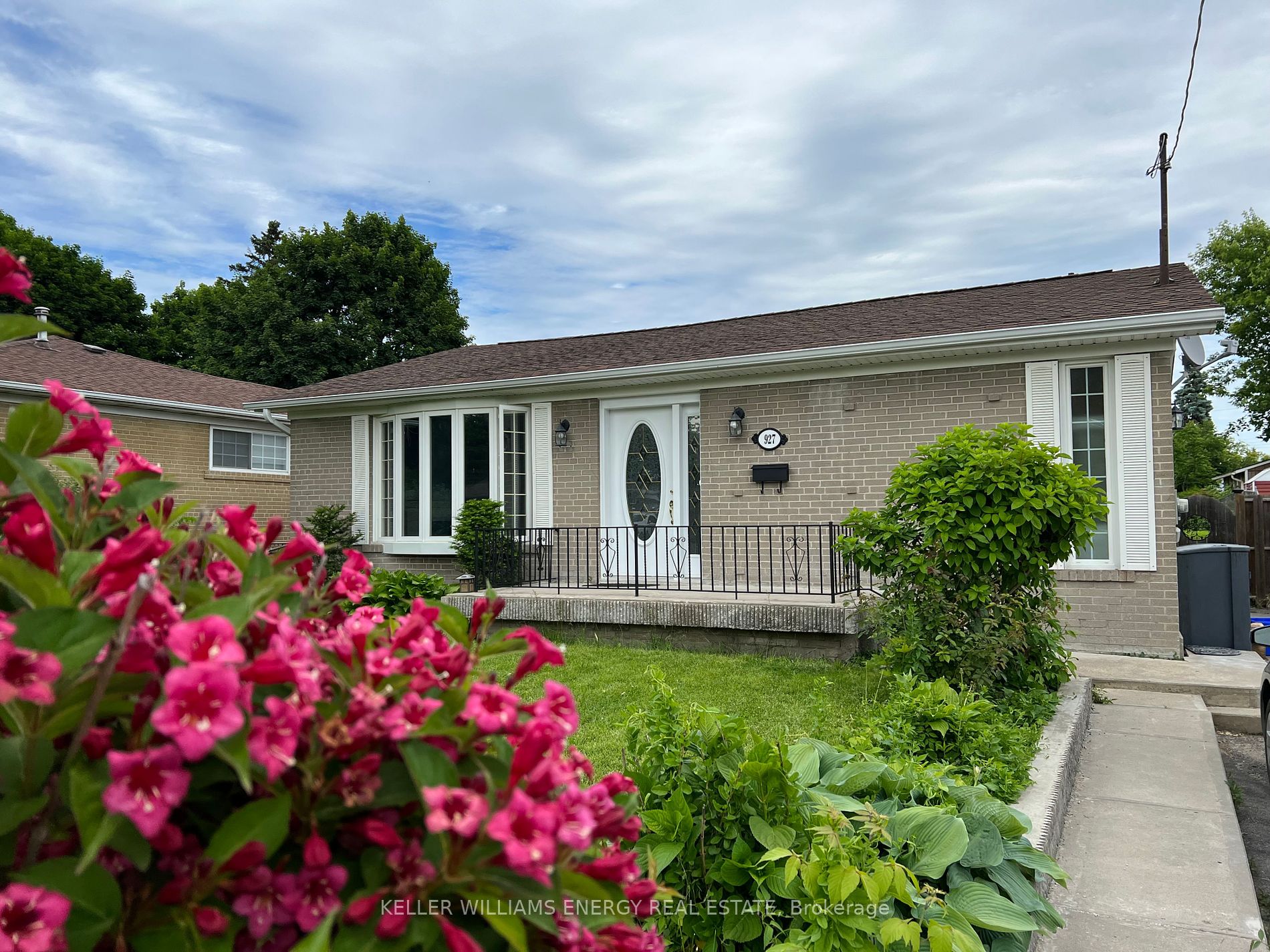 927 Centre St N Property Photo 19