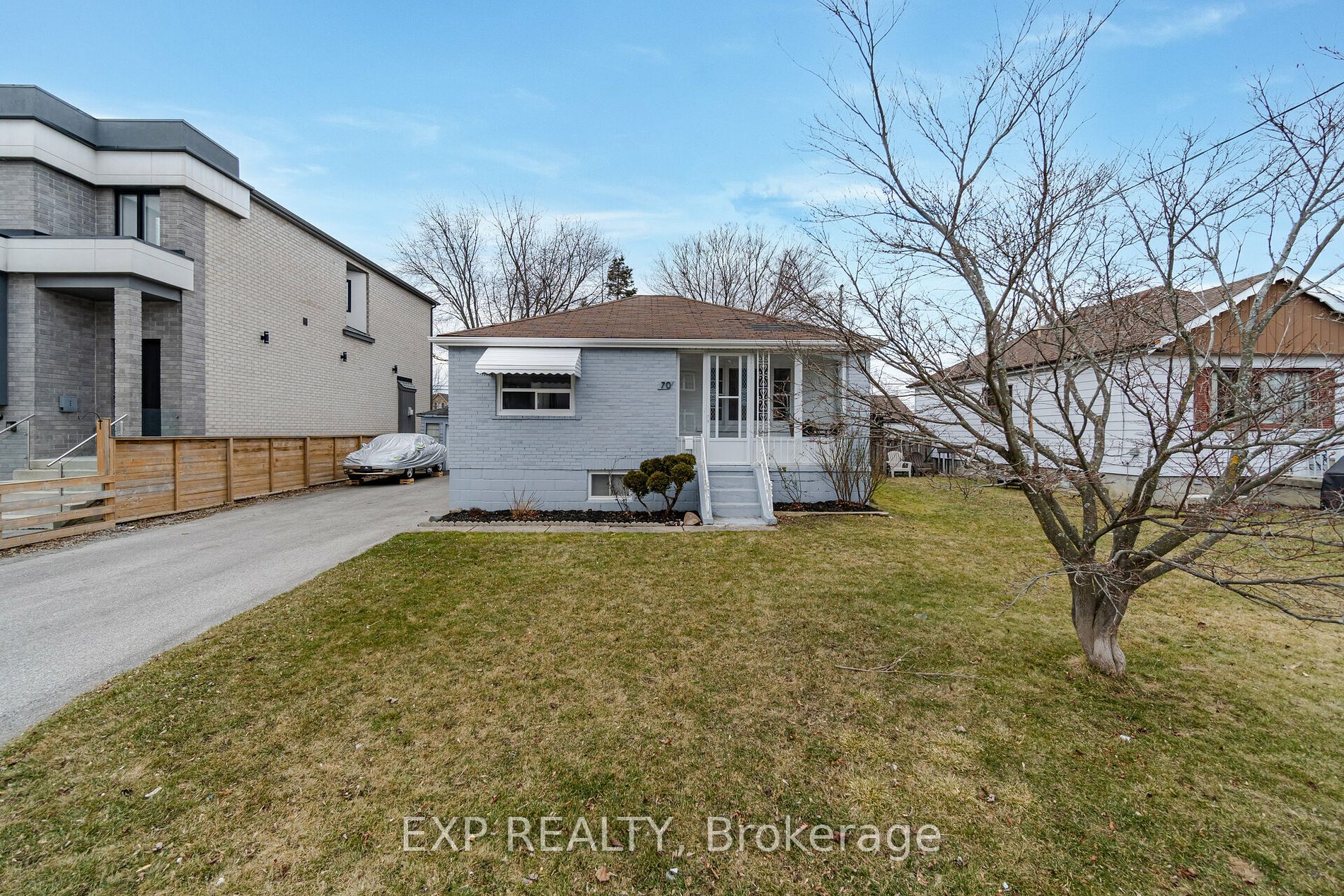 77 Westbourne Ave S Property Photo 1