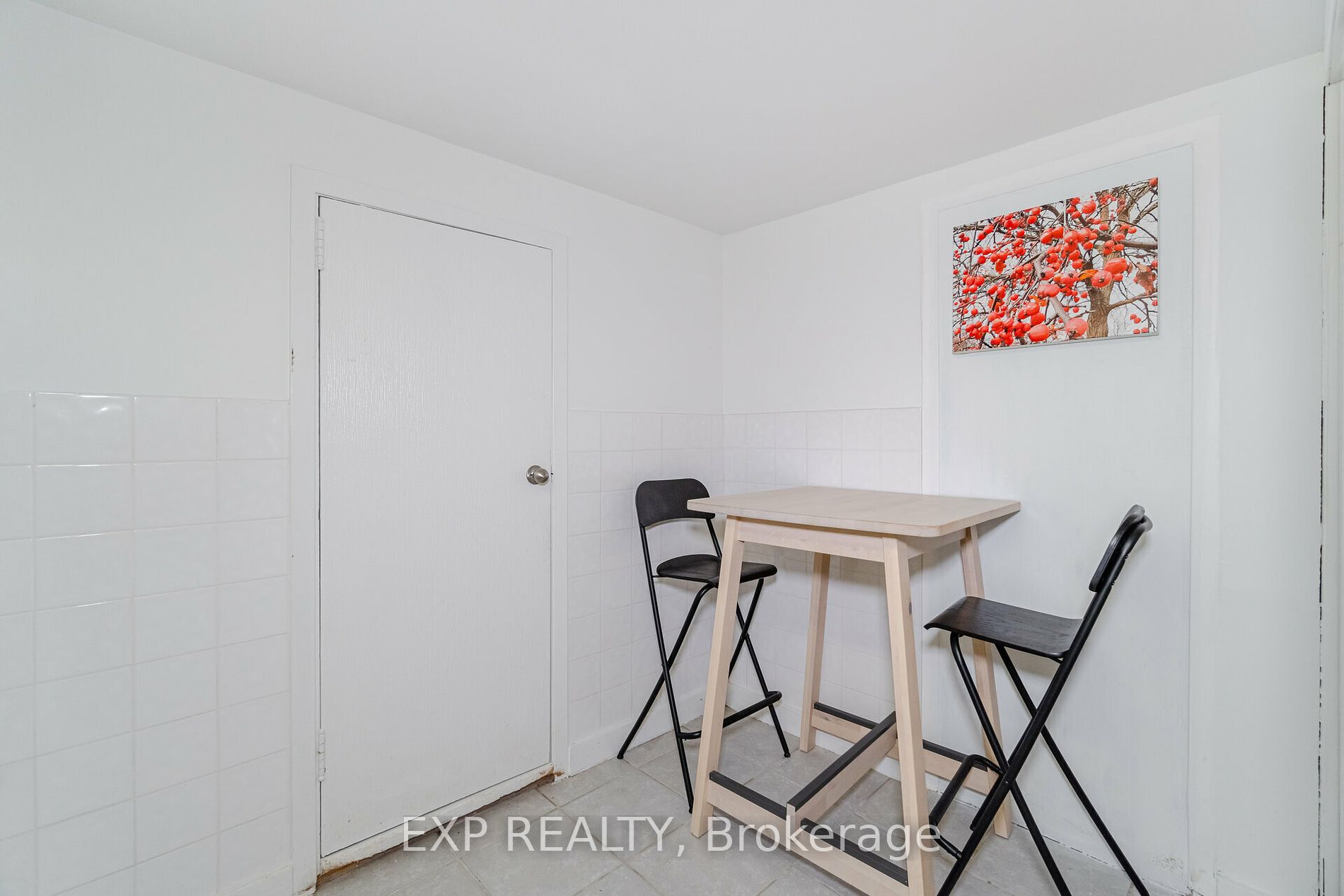 77 Westbourne Ave S Property Photo 12