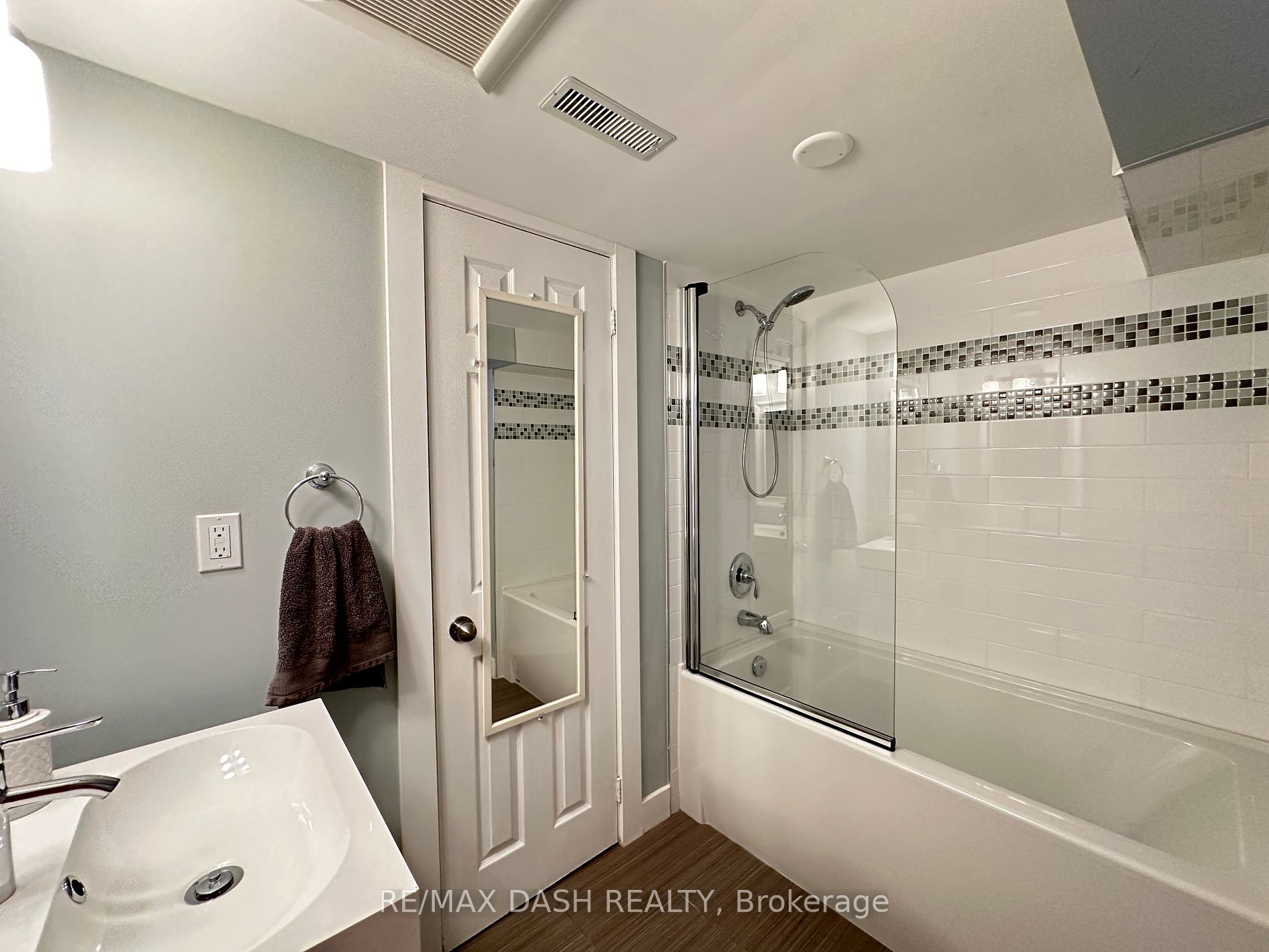 24 Berkshire Ave Property Photo 33