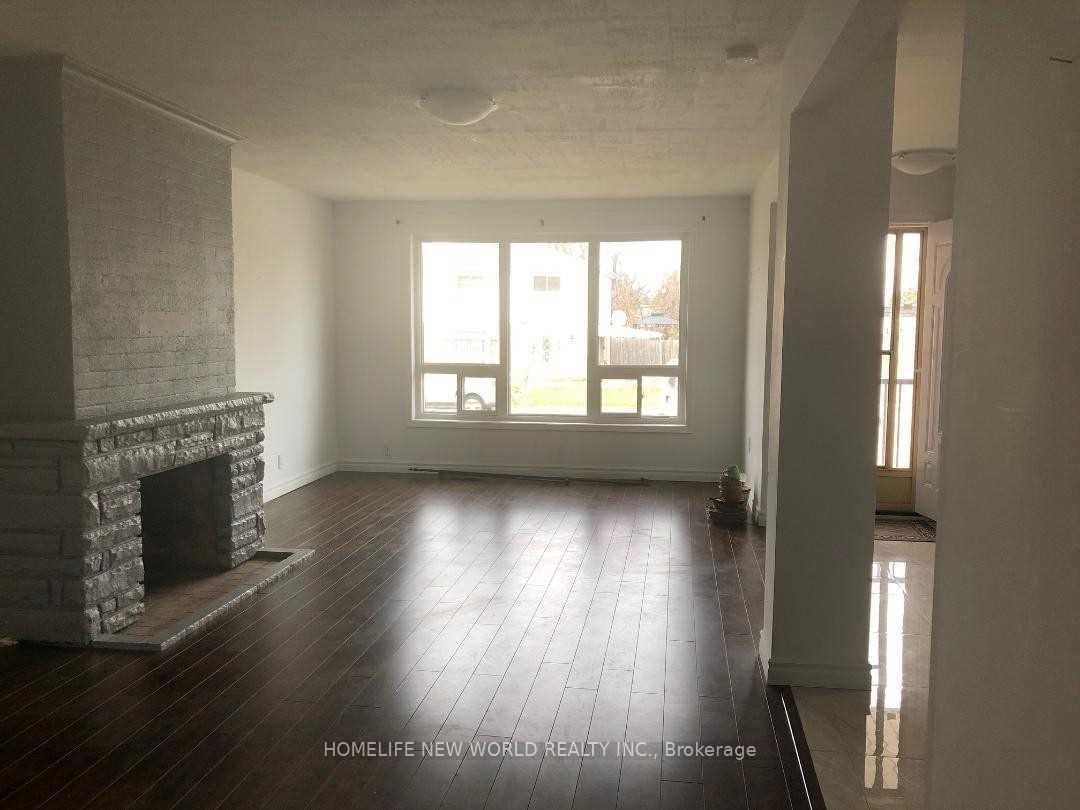 898 Krosno Blvd Property Photo 2