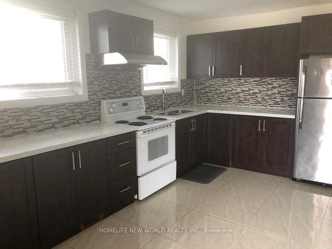 898 Krosno Blvd Property Photo 4