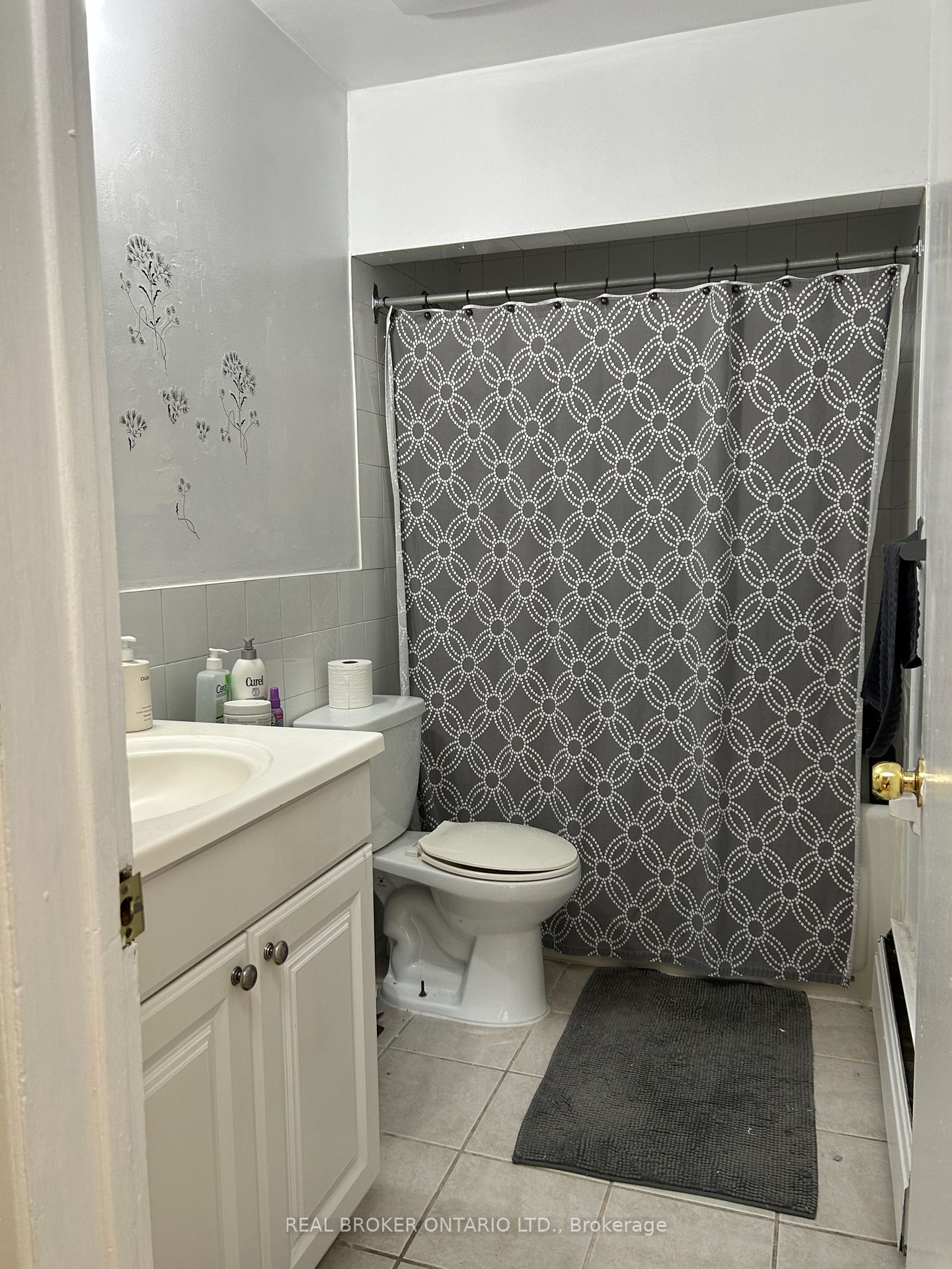 2844 Danforth Ave Property Photo 8