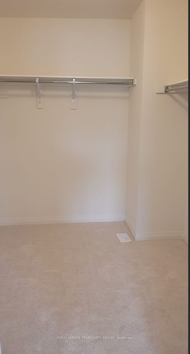 27 Clipper Lane Property Photo 5
