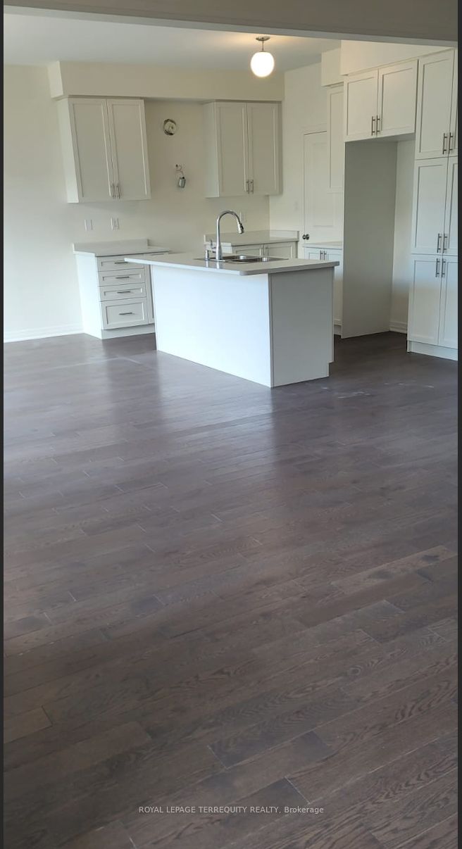 27 Clipper Lane Property Photo 7