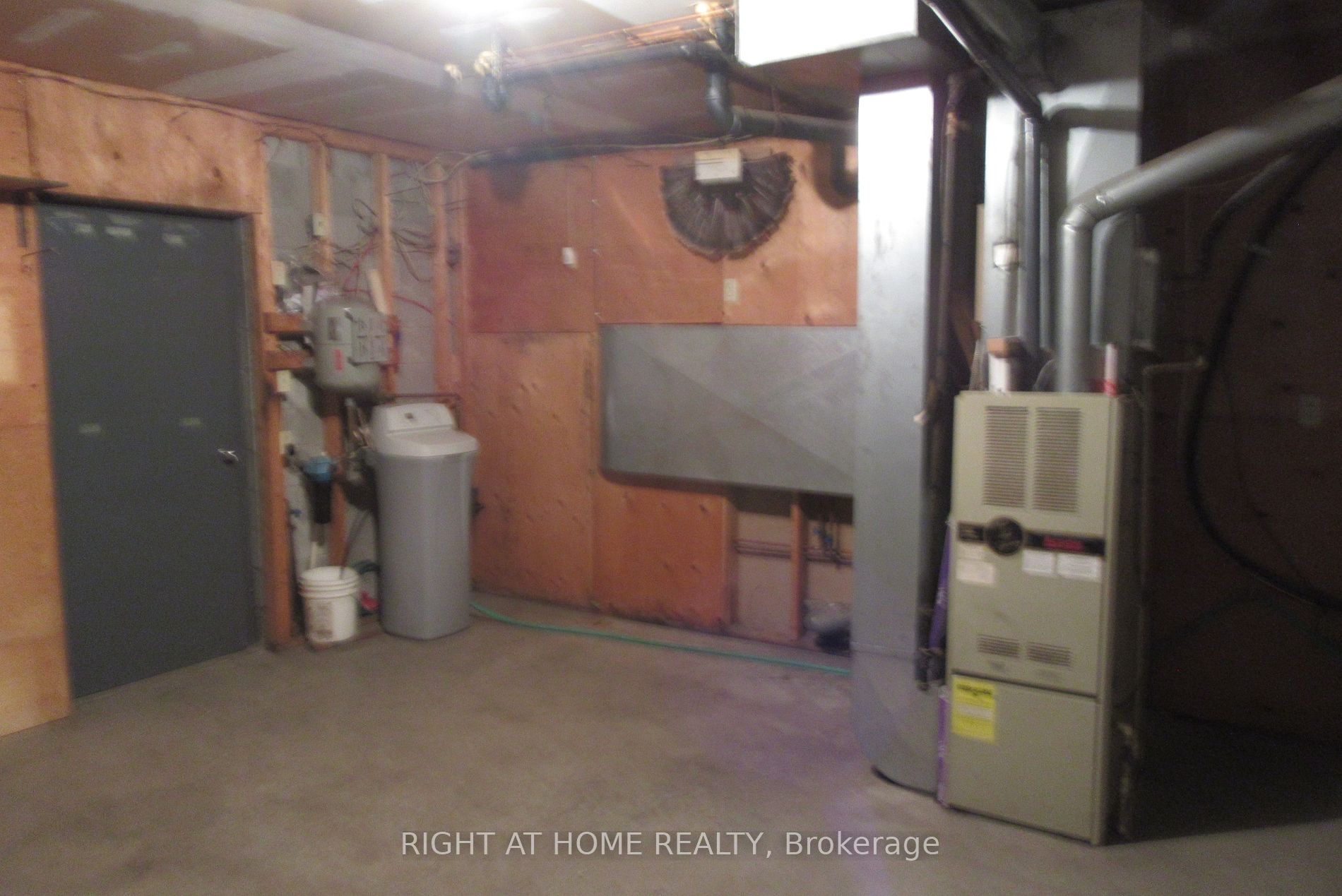 111 North Port Rd Property Photo 6