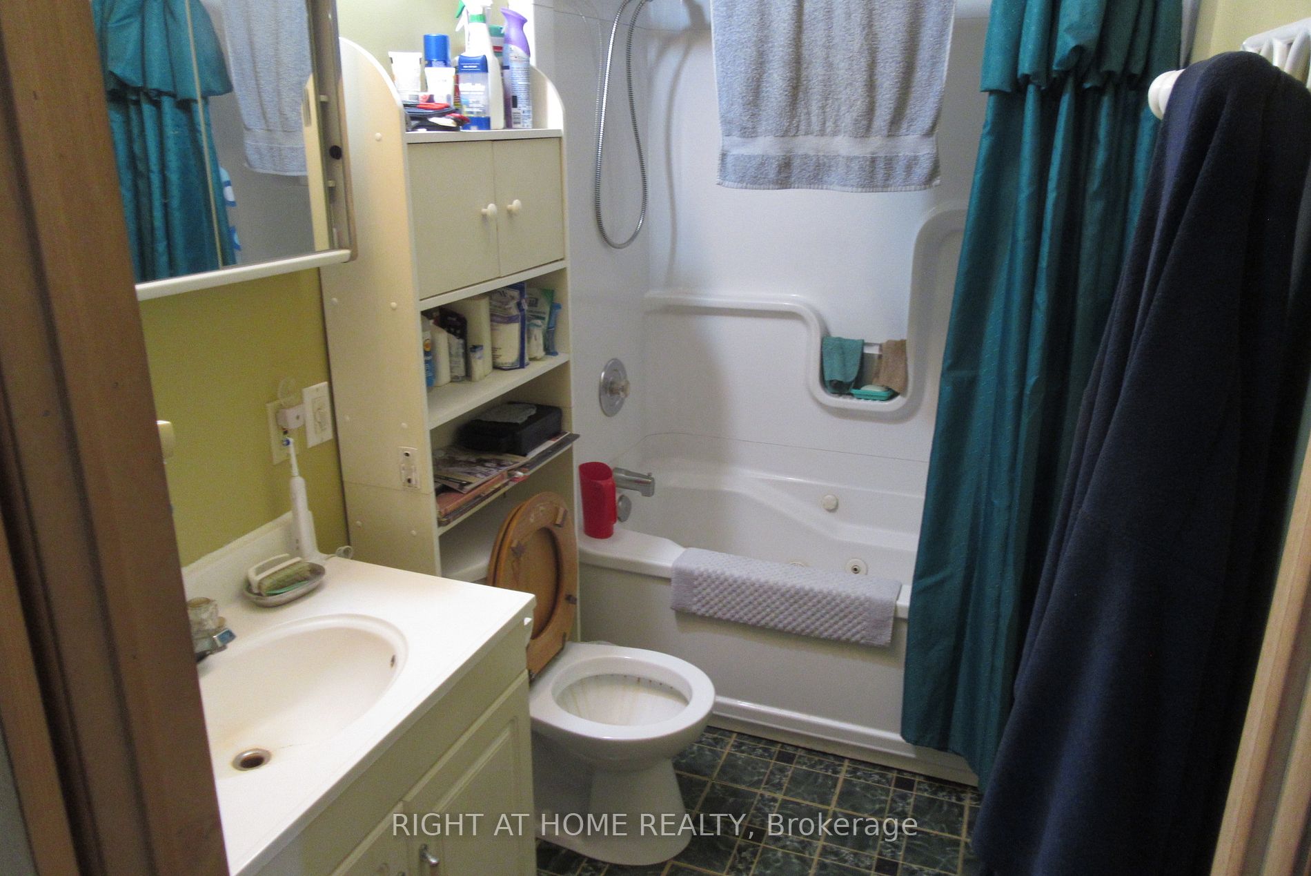111 North Port Rd Property Photo 10