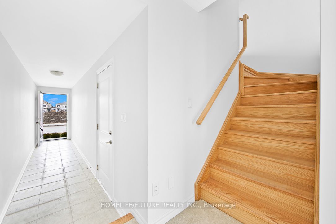 450 Okanagan Path Property Photo 6