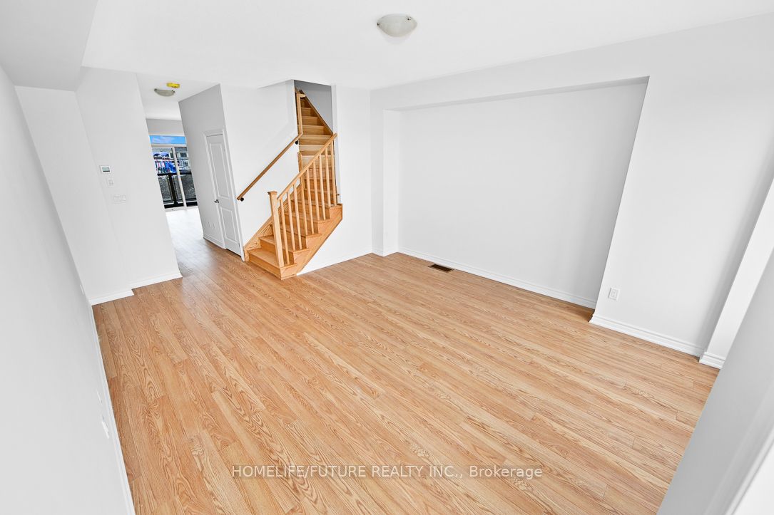 450 Okanagan Path Property Photo 8