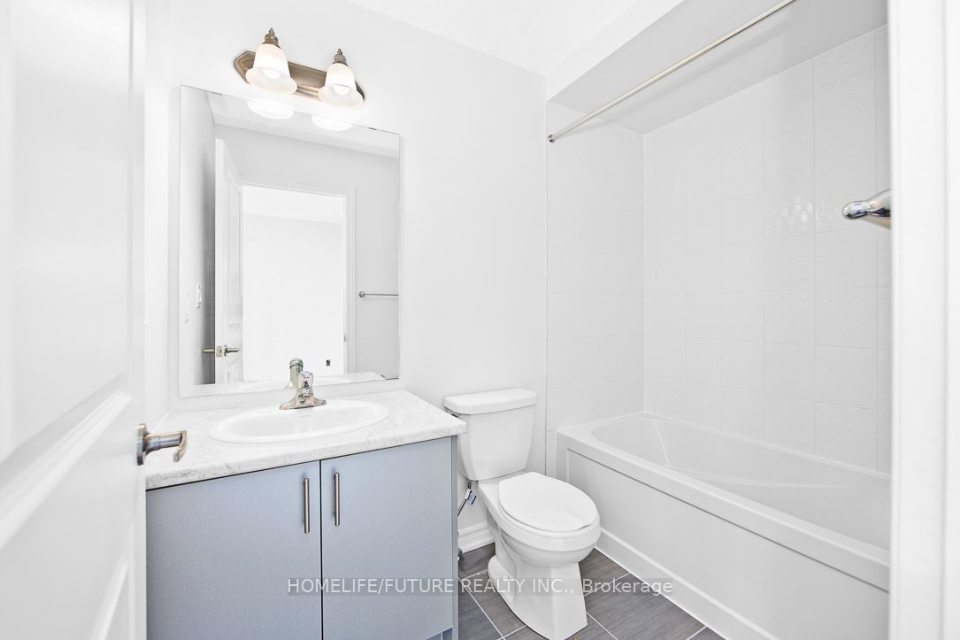 450 Okanagan Path Property Photo 18