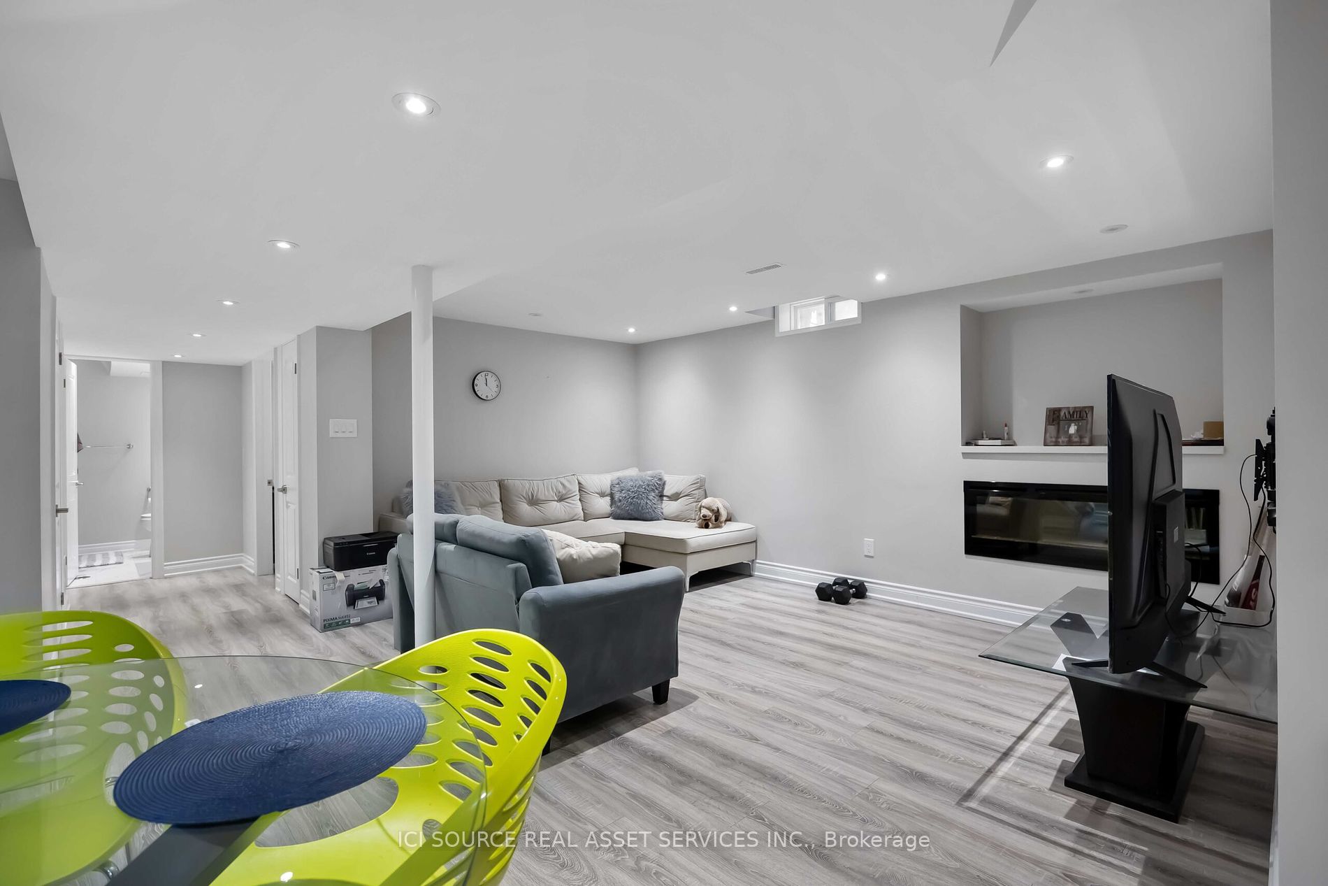 53 Alanbull Sq Property Photo 3